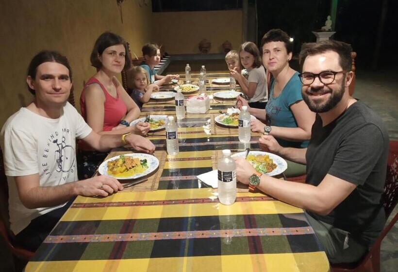 Hotel Sandalwood Cottage