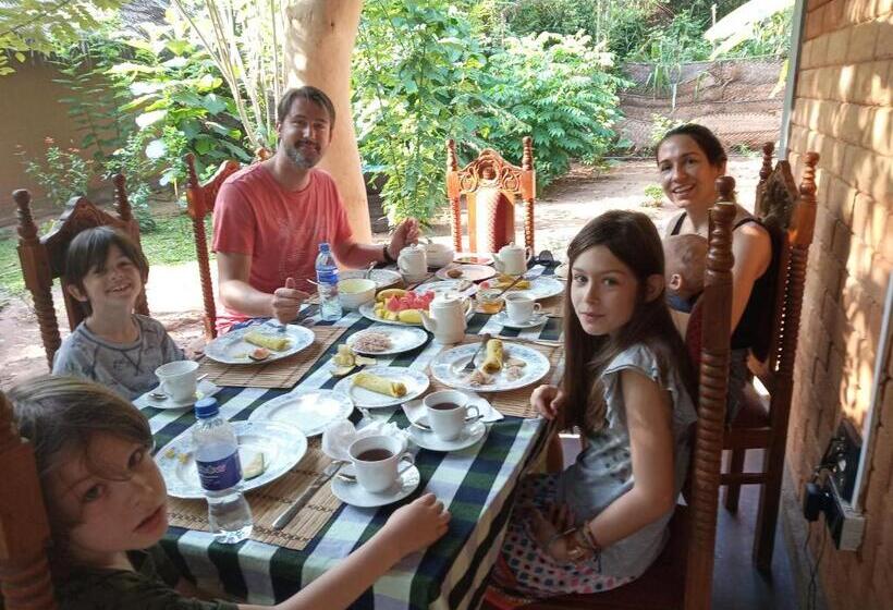 Hotel Sandalwood Cottage