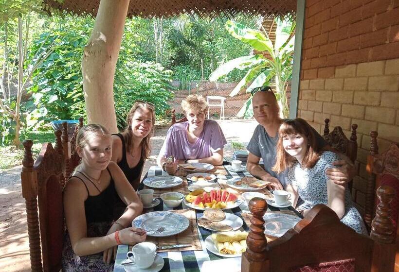 Hotel Sandalwood Cottage