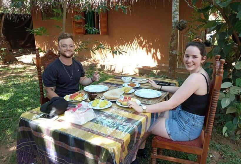 Hotel Sandalwood Cottage