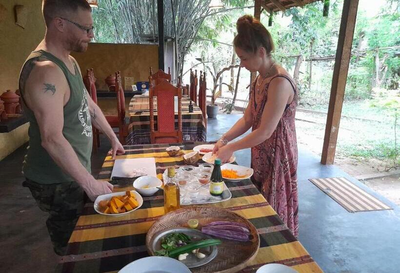 Hotel Sandalwood Cottage