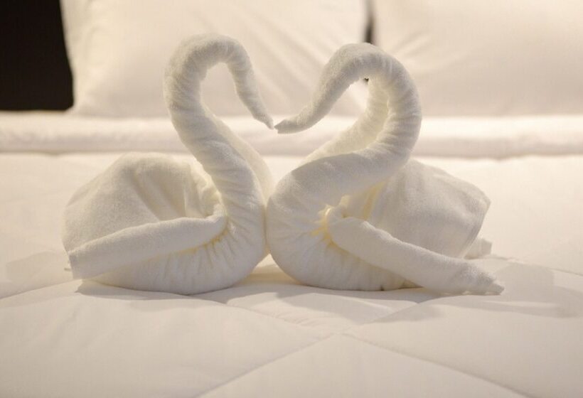 Отель Supachai Inn