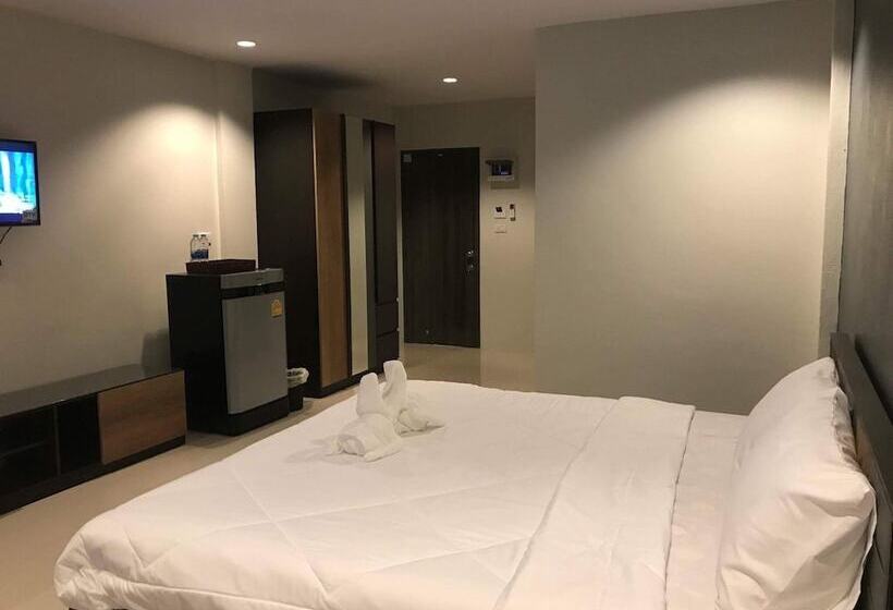 Отель Supachai Inn