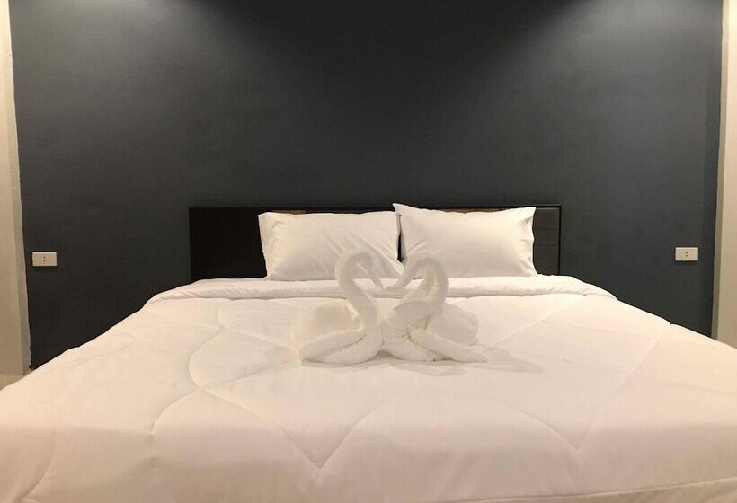 Отель Supachai Inn