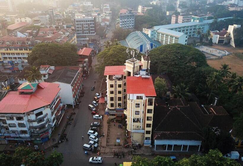 Hotelli Treehouse Neptune Inn