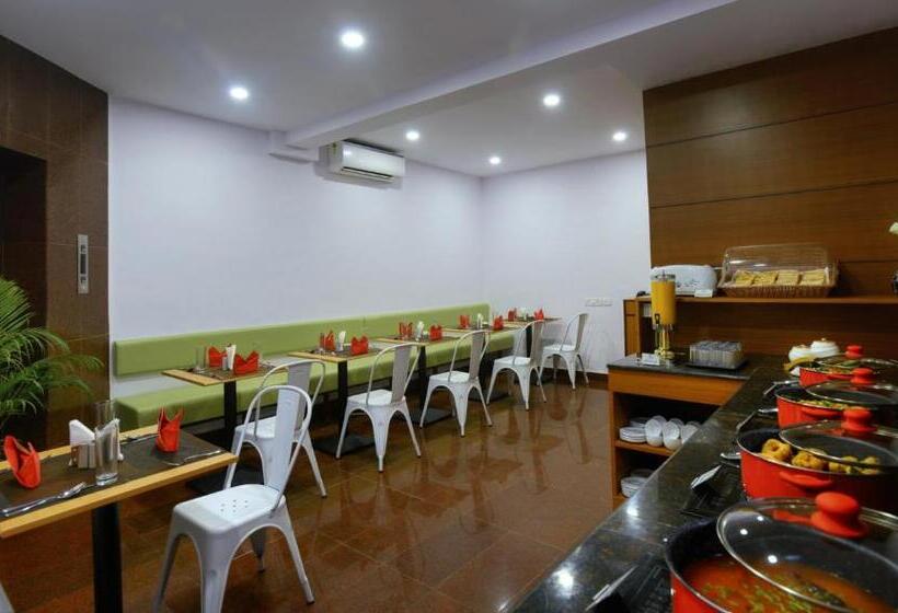 Hotelli Treehouse Neptune Inn