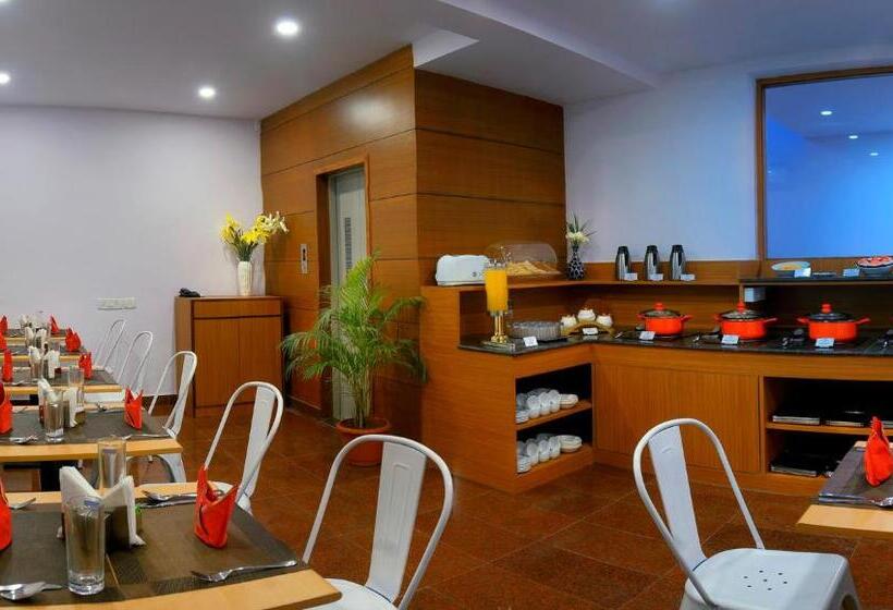 Hotelli Treehouse Neptune Inn