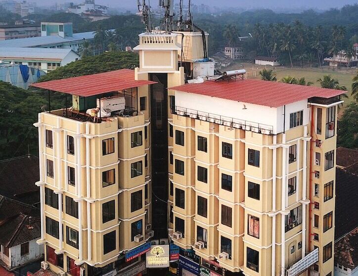 Hotel Treehouse Neptune Inn