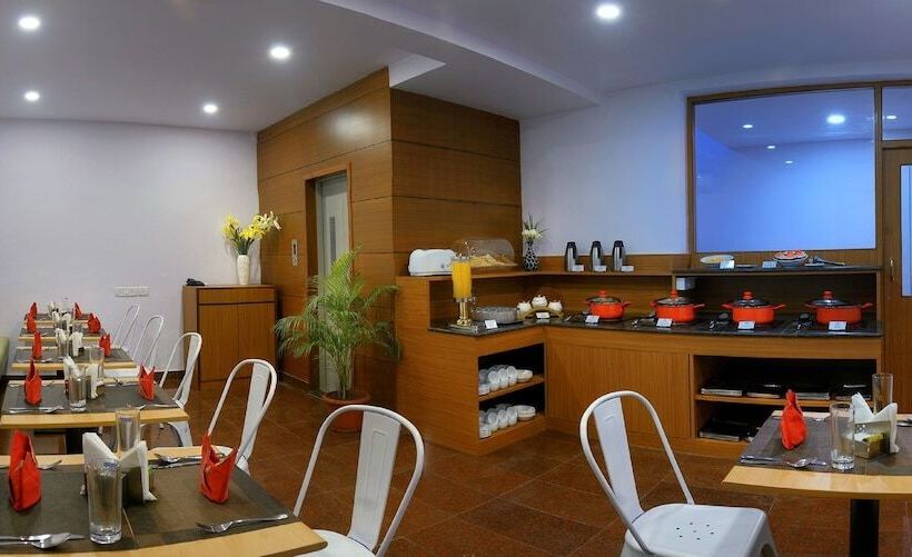 Hotel Treehouse Neptune Inn