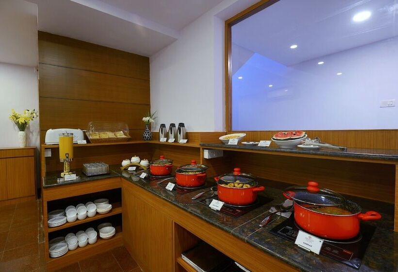 Hotelli Treehouse Neptune Inn