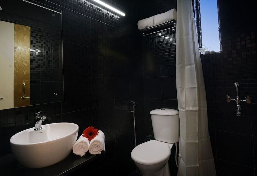 Hotelli Treehouse Neptune Inn