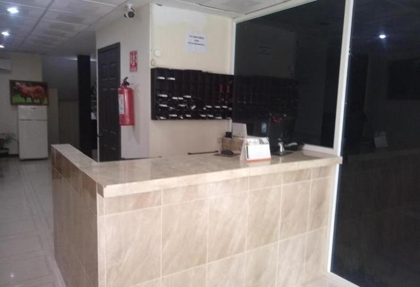 فندق Xaman Ek Palenque