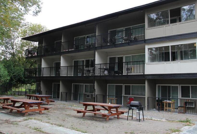 汽车旅馆  Okanagan Royal Park Inn By Elevate Rooms