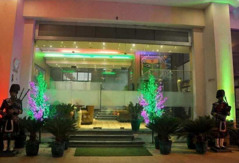 Sydney Grand Hotel & Resort