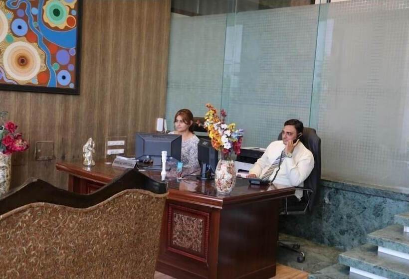 Sydney Grand Hotel & Resort