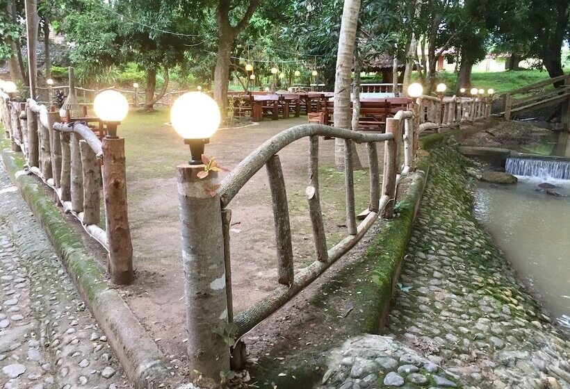 The Creek Garden Resort Huainamrin