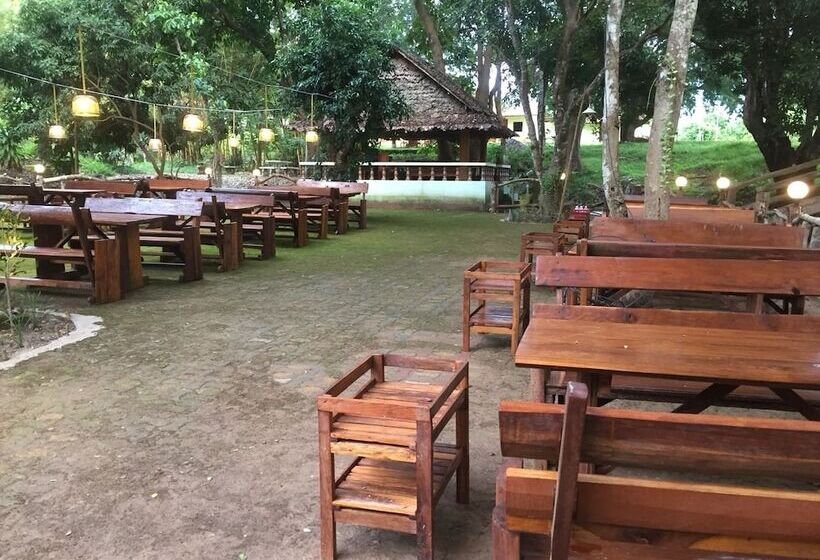 The Creek Garden Resort Huainamrin