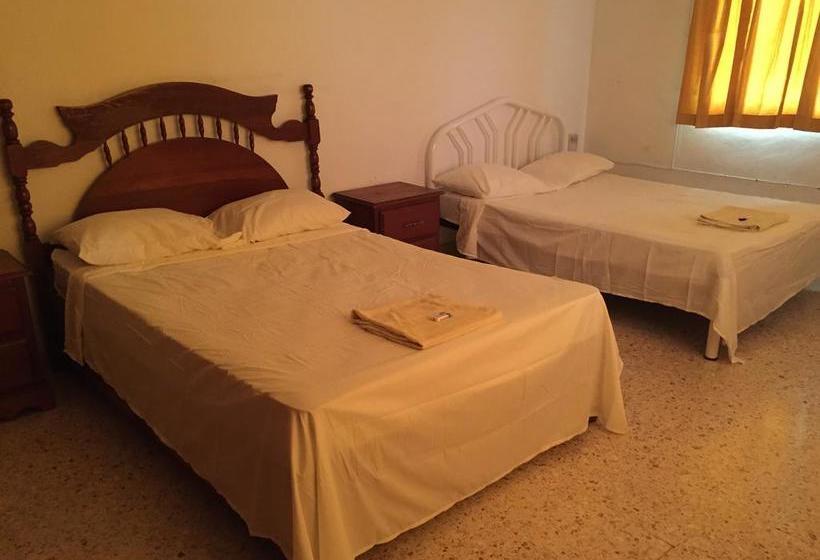 הוסטל Hostal Kin Beh