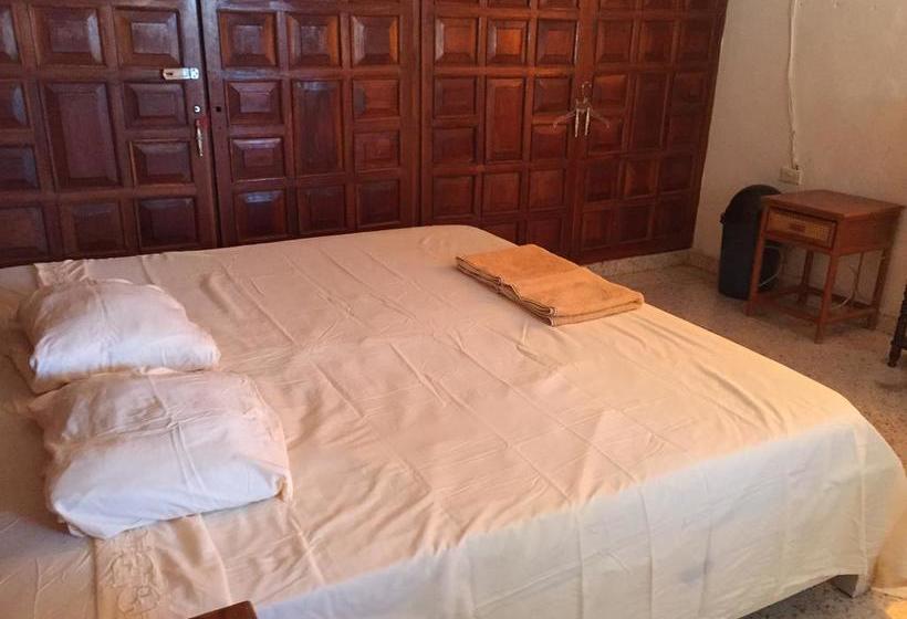 הוסטל Hostal Kin Beh