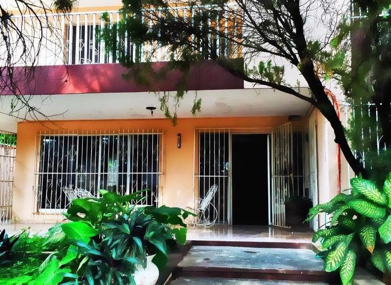 הוסטל Hostal Kin Beh