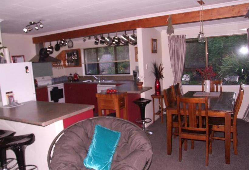 تختخواب و صبحانه Annie's Bnb At 7c