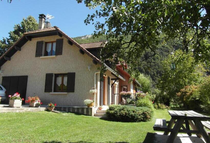 צימר Au Vieux Tilleul