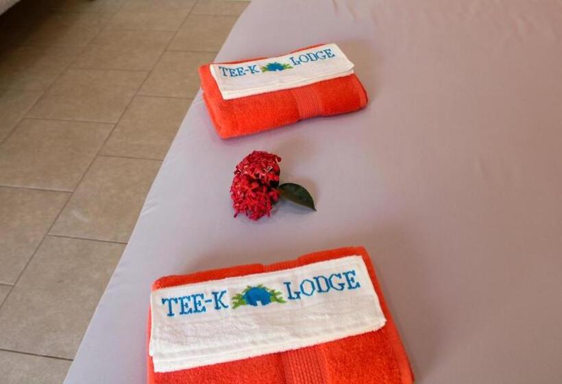 تختخواب و صبحانه Tee K Lodge Tamarindo
