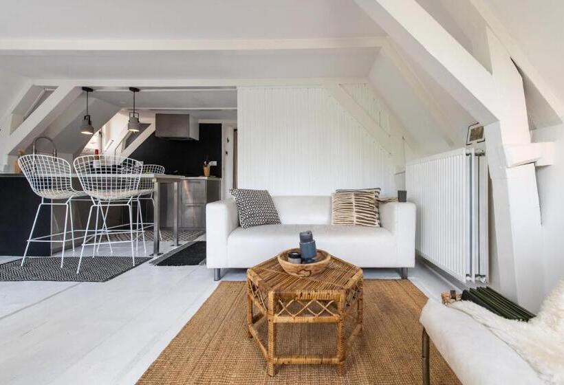 צימר Two Bedroom Apartment In A Beautiful Canalhouse In City Centre