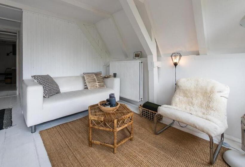 צימר Two Bedroom Apartment In A Beautiful Canalhouse In City Centre