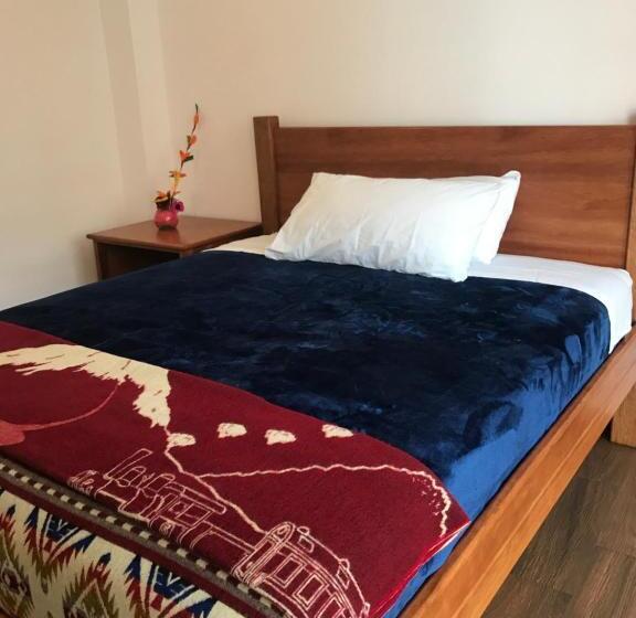 Community Hostel Alausi