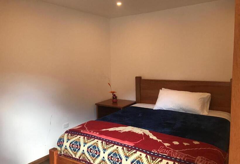 Community Hostel Alausi