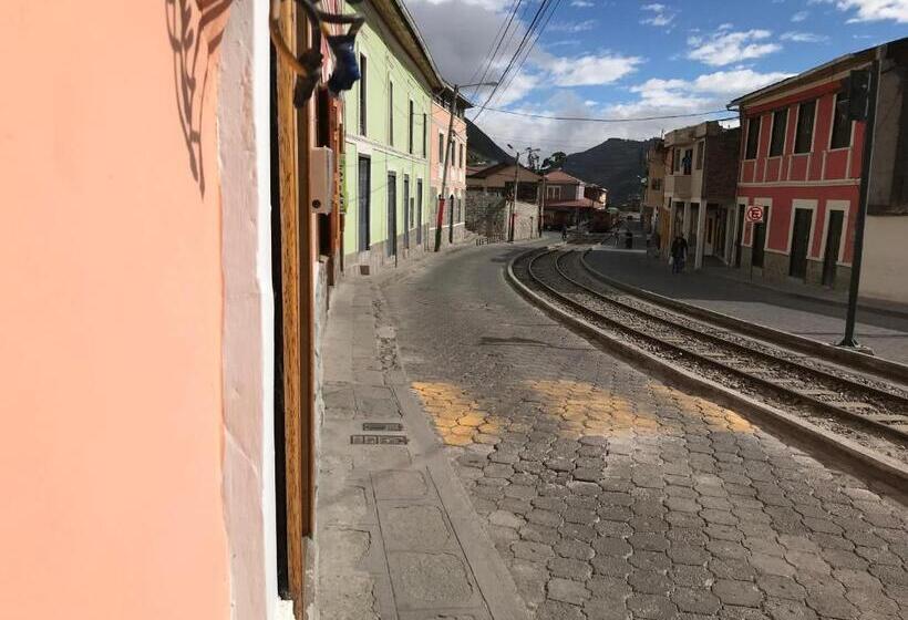 Community Hostel Alausi