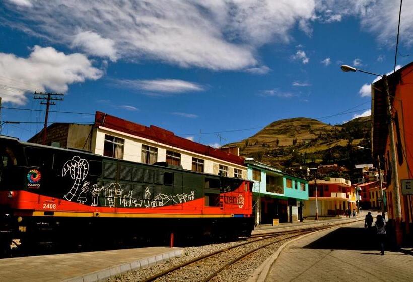 Community Hostel Alausi