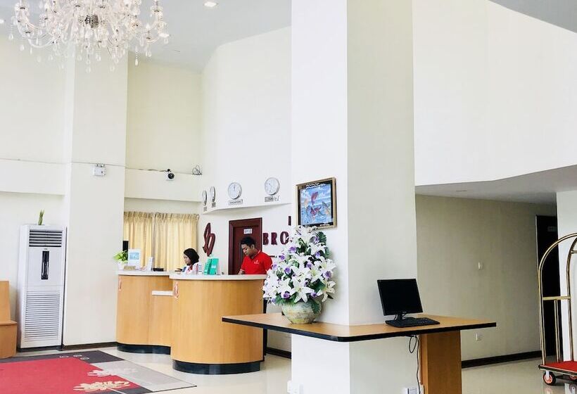 هتل Broadway Yangon