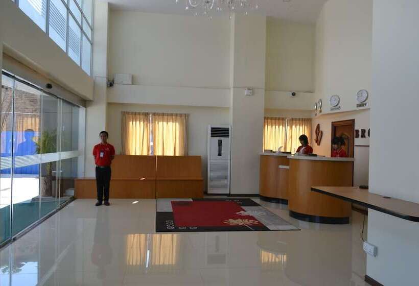 هتل Broadway Yangon