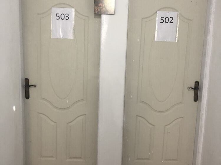 هتل Colour Holidays