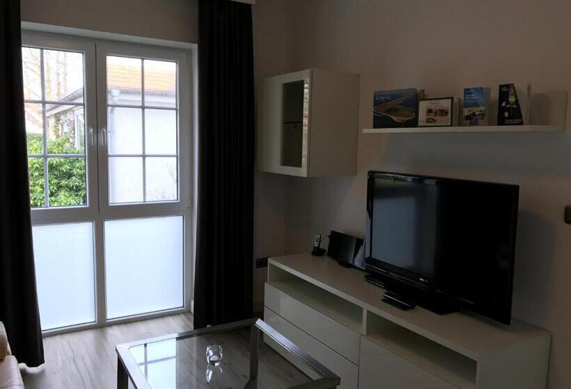 هتل De Insulåner