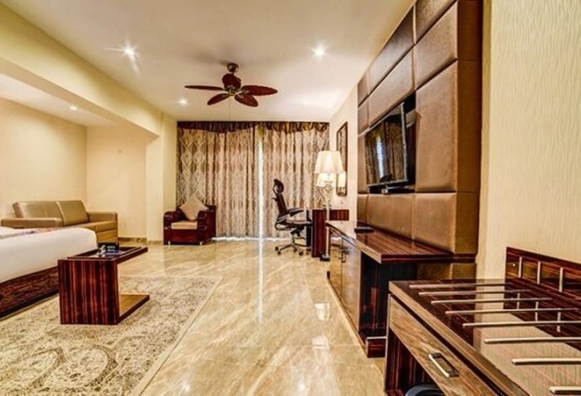 Fabhotel Prime Sarala Crown With Pool   Nr Calangute Beach