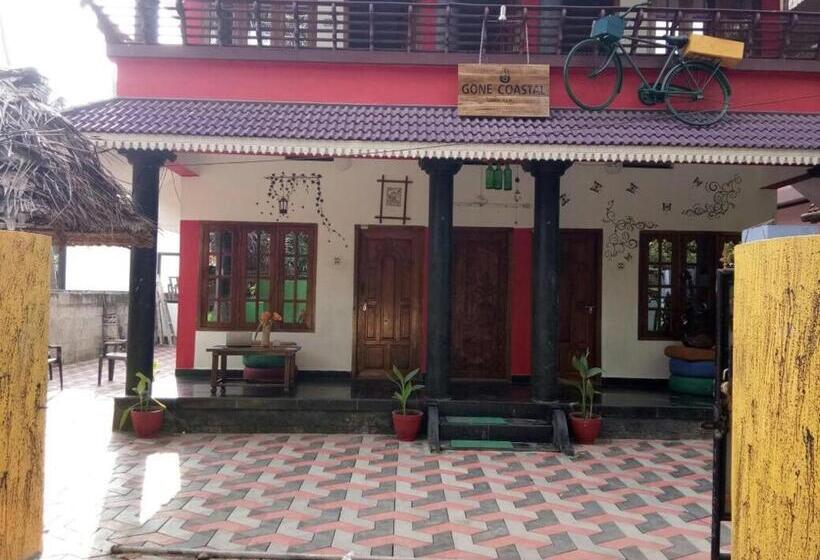 هتل Gone Coastal Homestay