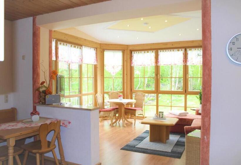 Отель Gästehaus Sporrer