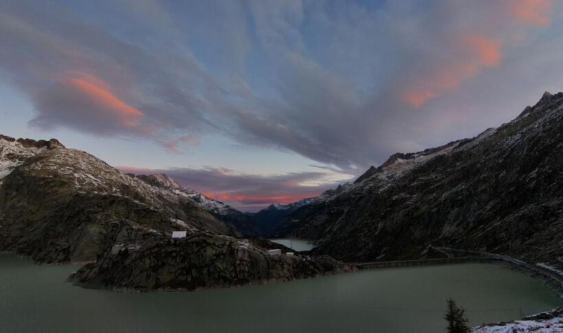 בית מלון כפרי Hof Und Post