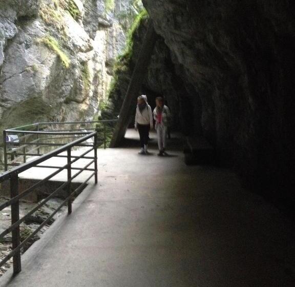 בית מלון כפרי Hof Und Post