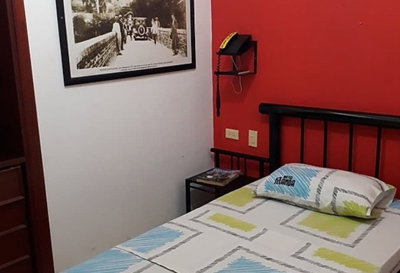 בית מלון כפרי Manoa