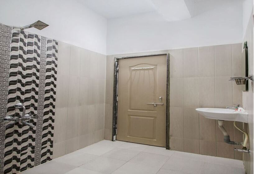 هتل Oyo 484 Secunderabad