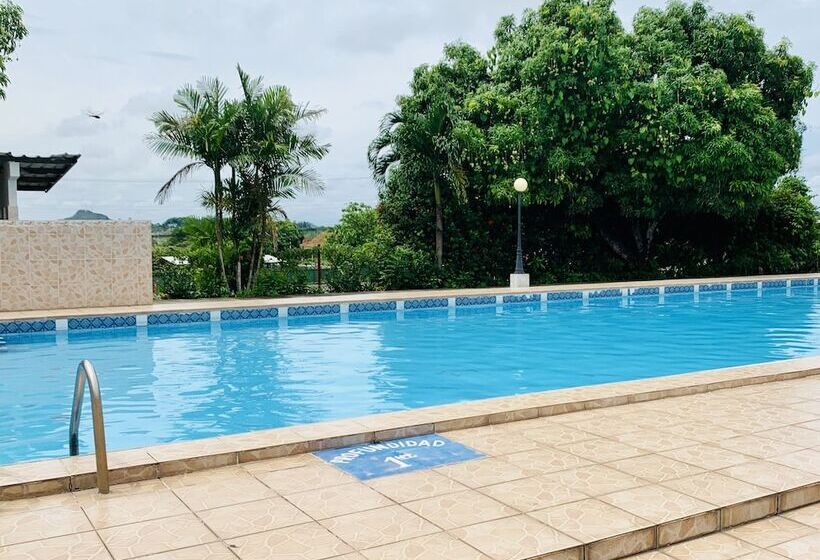 בית מלון כפרי Plaza