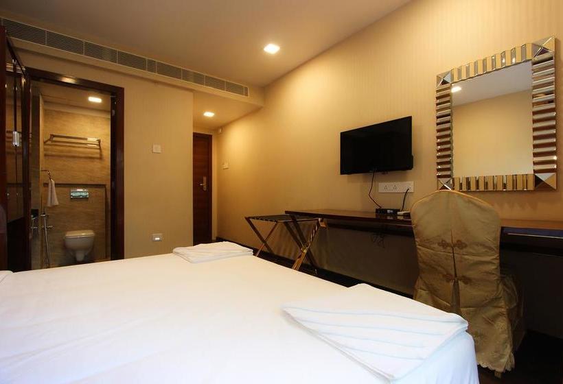 Отель Raahat Inn