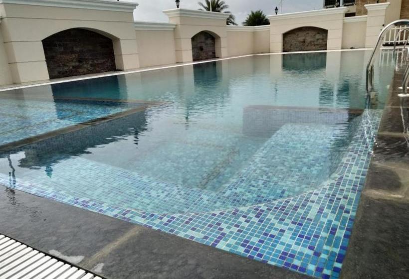 Отель Regenta Central Indore