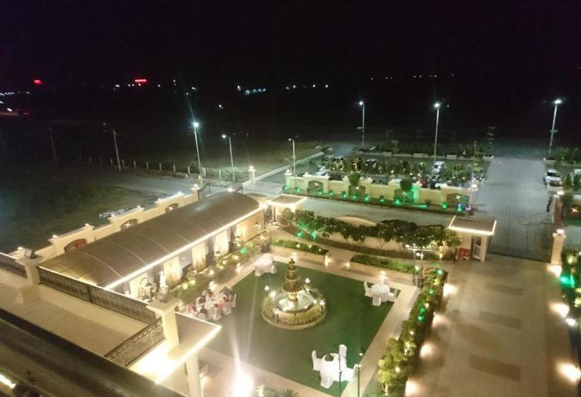 Отель Regenta Central Indore