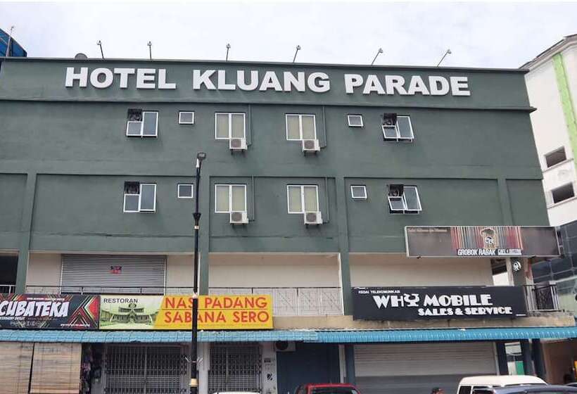 בית מלון כפרי Room V At Kluang Parade