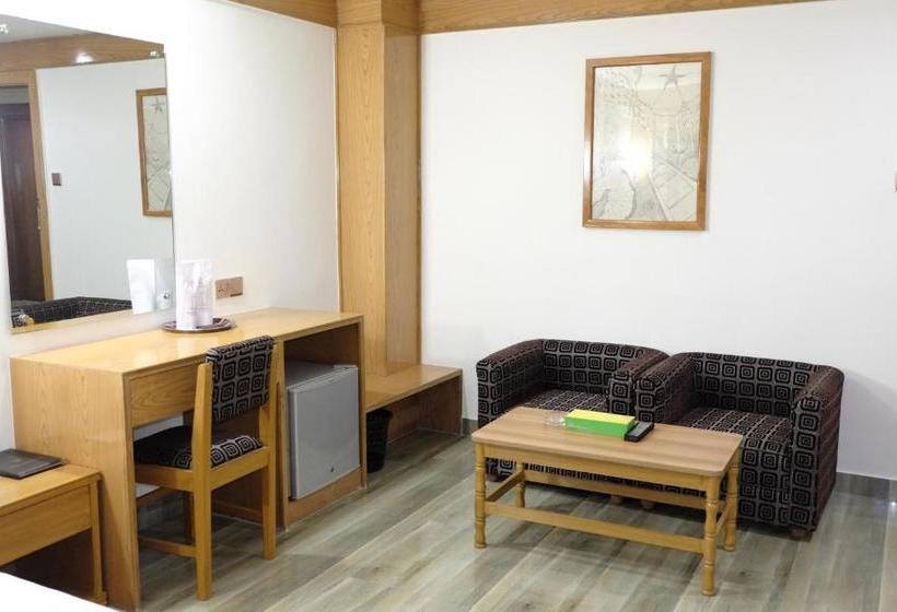 هتل Saint Martin Ltd